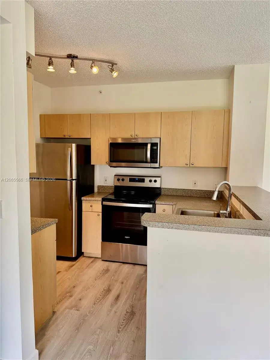 8010 N Nob Hill Rd # 102, Tamarac FL 33321 photo 5