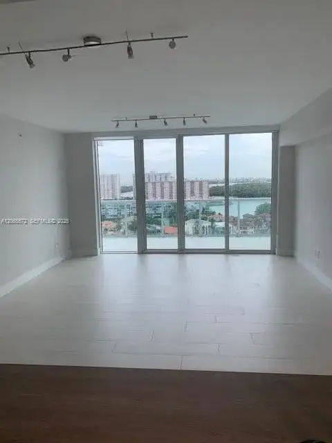 400 Sunny Isles Blvd # 1606, Sunny Isles Beach FL 33160 photo 3