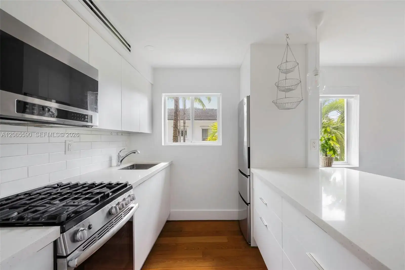 741 6th St, Miami Beach FL 33139 photo 2