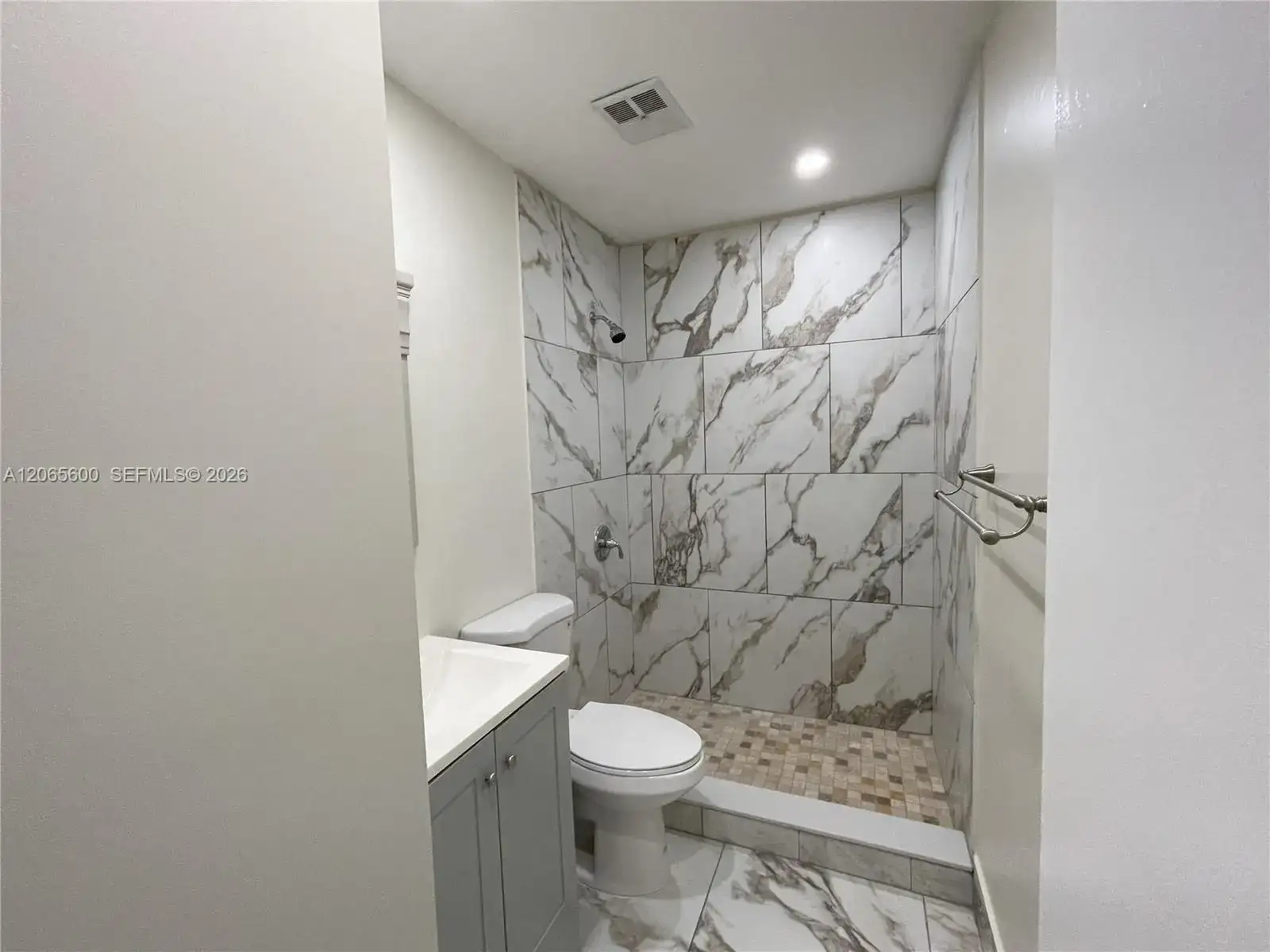 1447 Towhee St, Homestead FL 33035 photo 4
