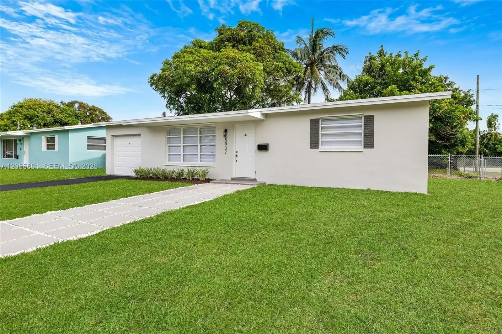 5937 NW 16th Ct, Sunrise FL 33313 photo 2