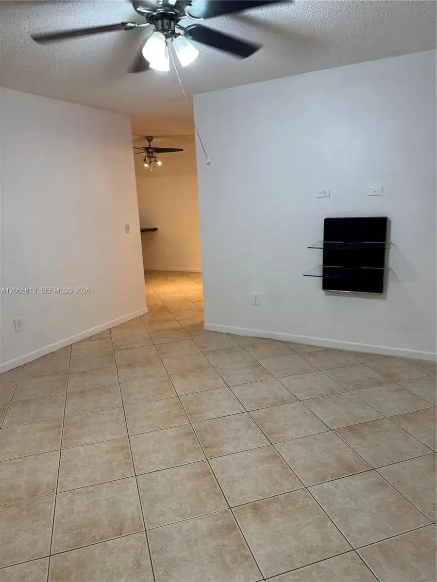 10762 La Placida Dr # 105, Coral Springs FL 33065 photo 5