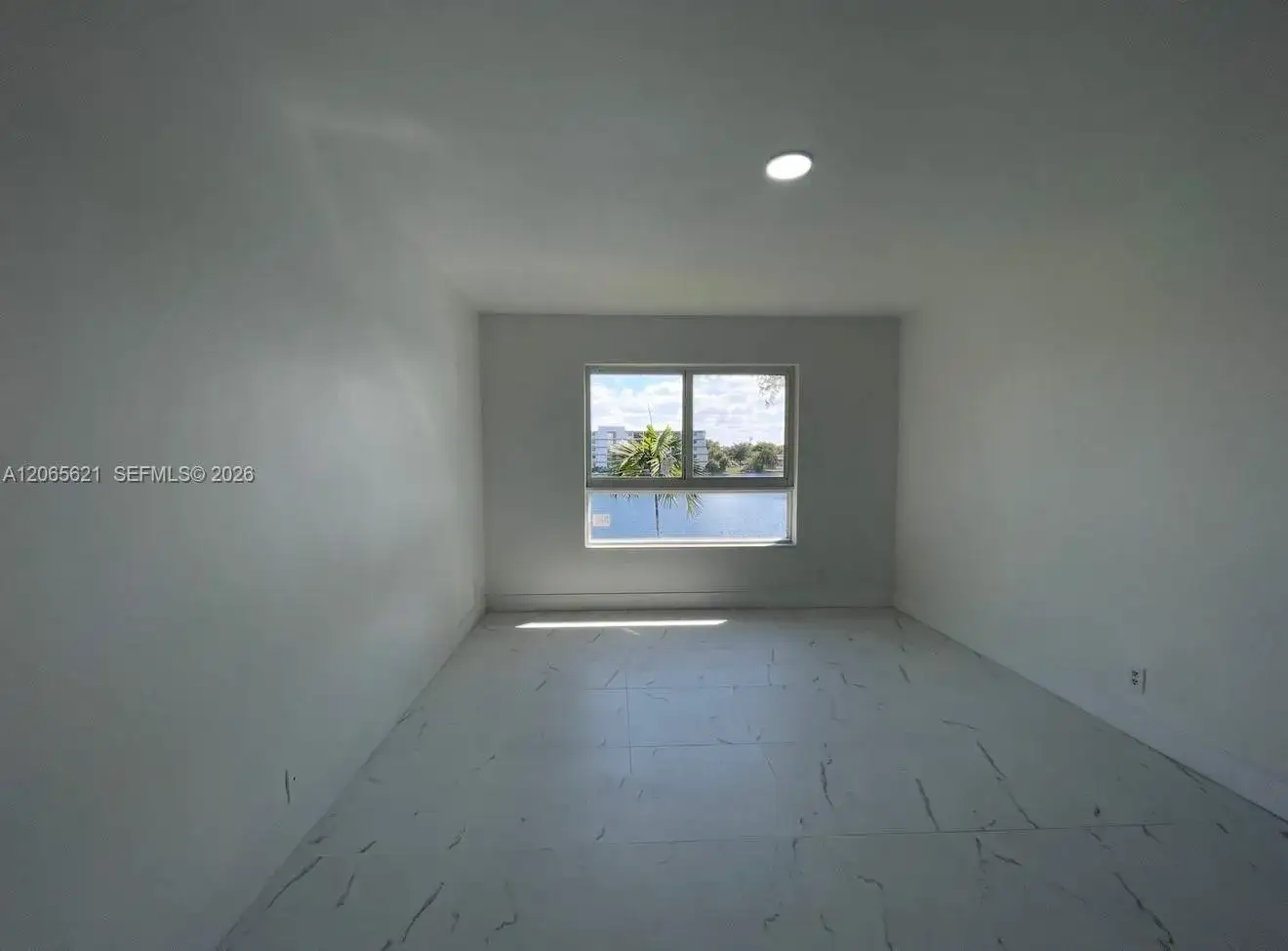 19255 NE 2nd Ave # 2224, Miami FL 33179
