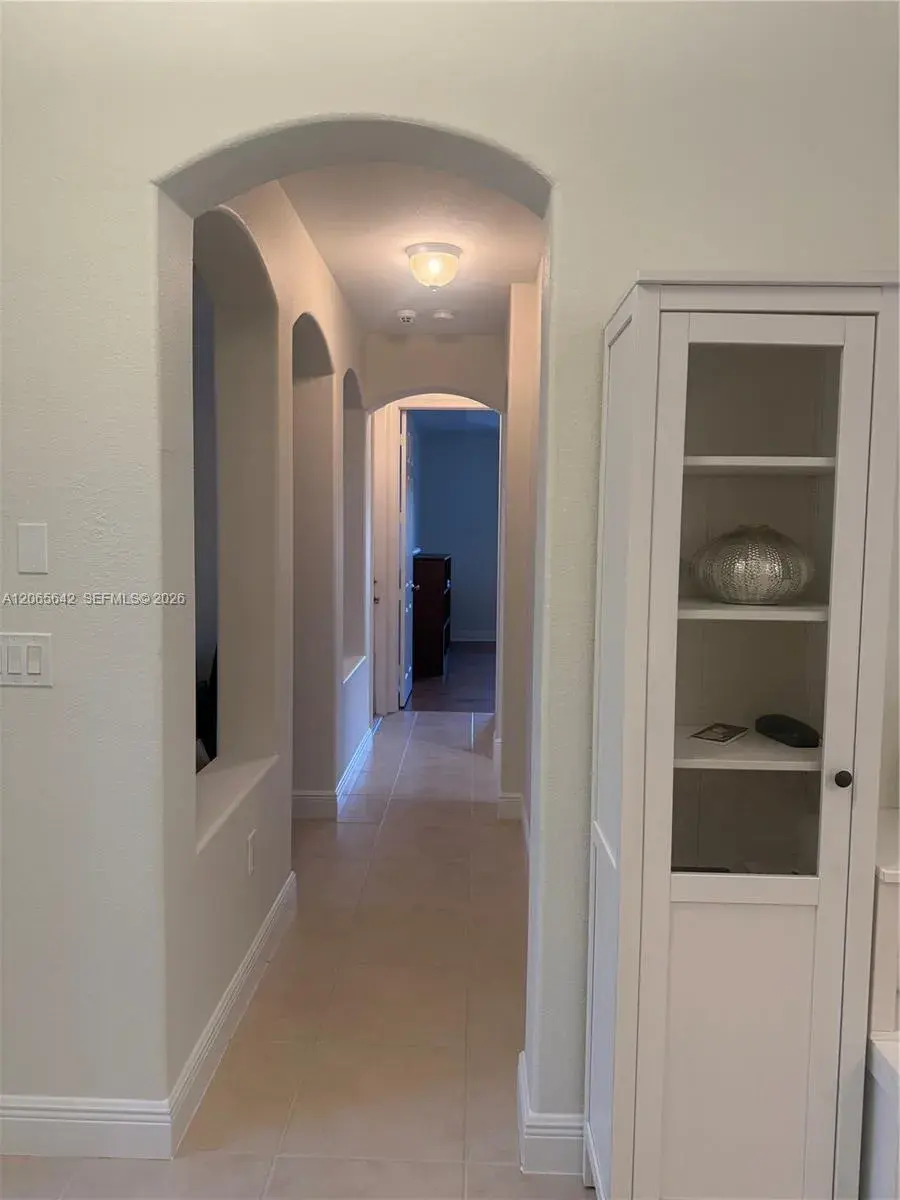 2823 Poinciana Cir, Cooper City FL 33026