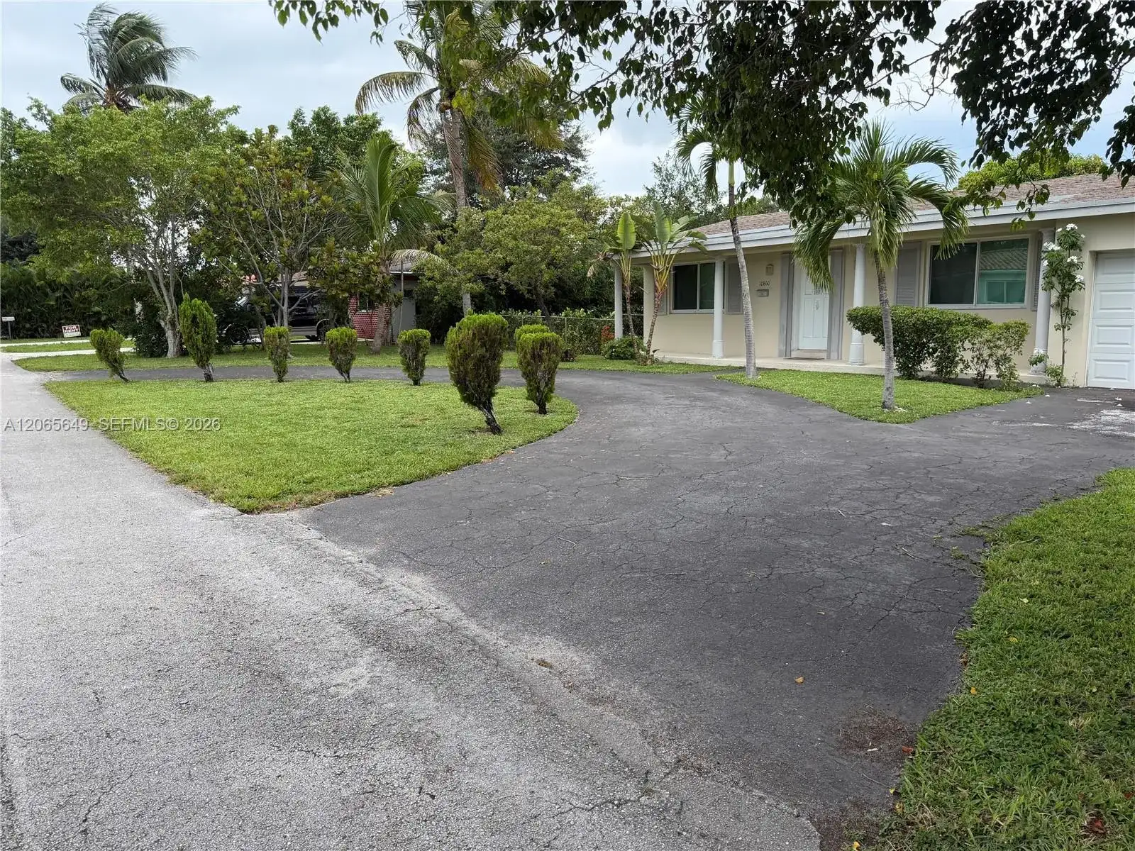 10860 NE 11th Ave, Miami FL 33161 photo 5