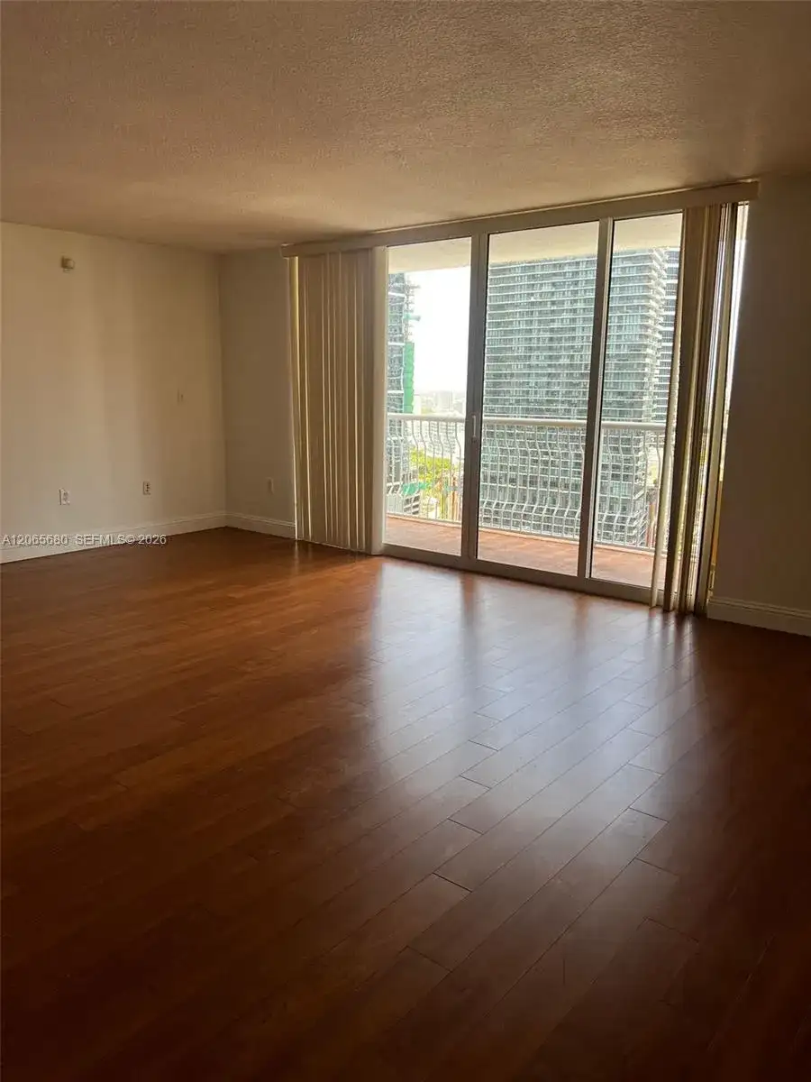 1200 Brickell Bay Dr # 2723, Miami FL 33131 photo 3