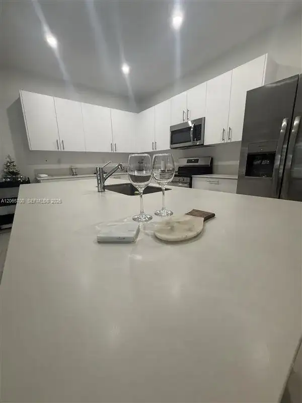 2619 SE 24th Ct, Homestead FL 33035 photo 4