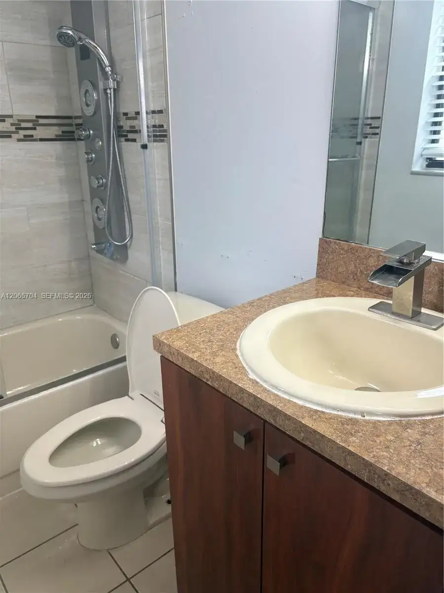 18236 Mediterranean Blvd # 12, Hialeah FL 33015 photo 5