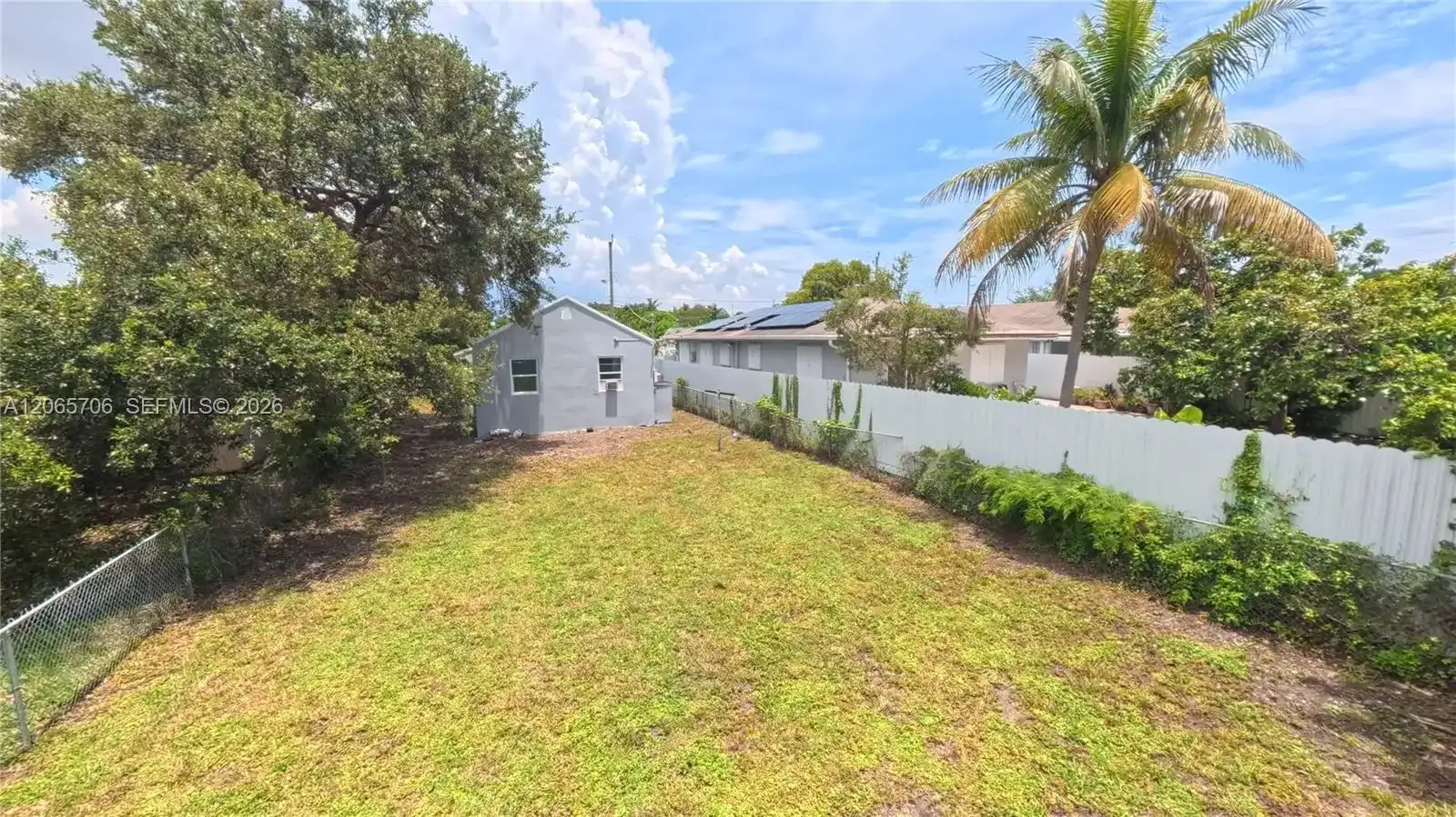 3156 NW 55th St, Miami FL 33142