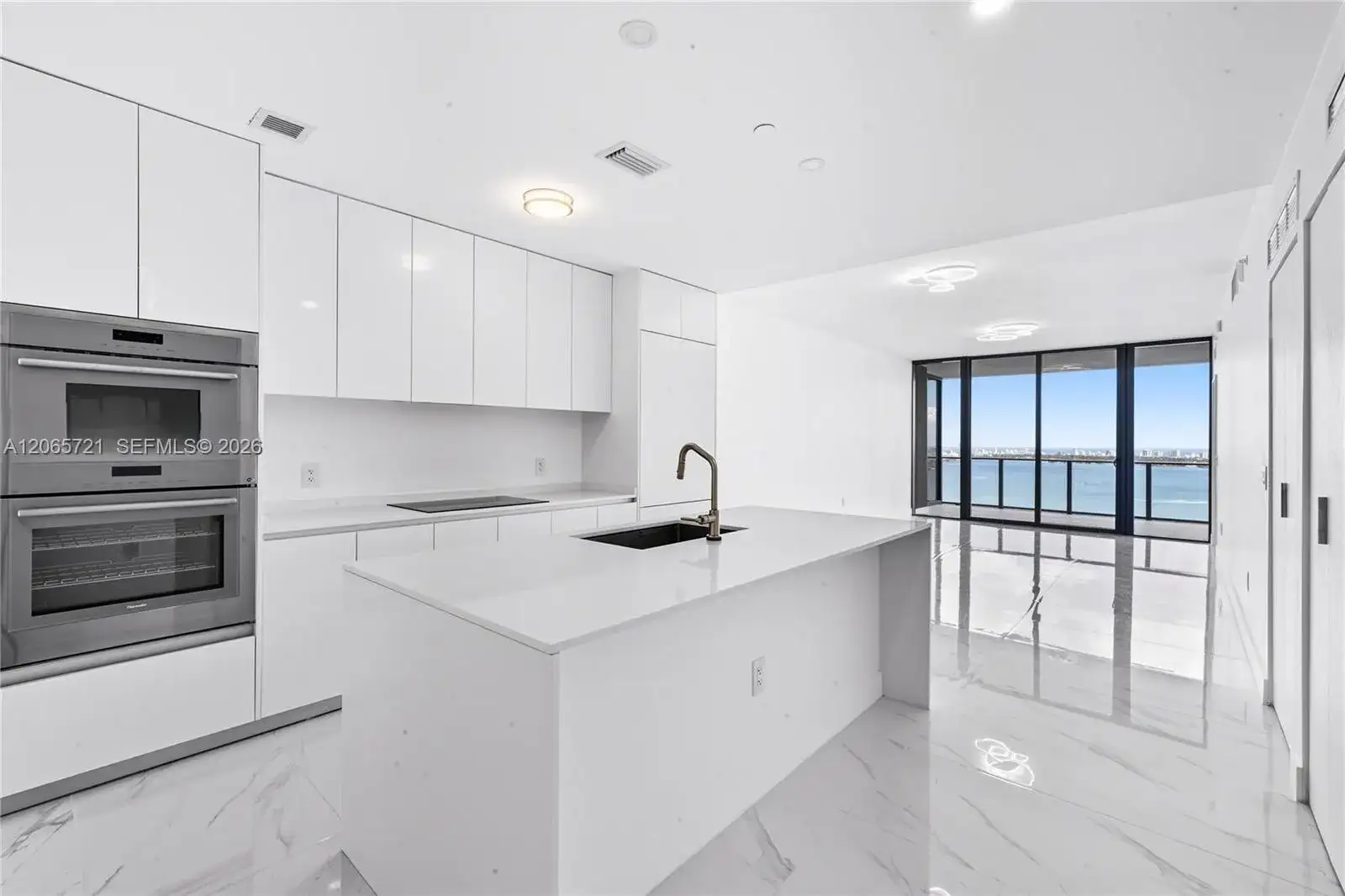 700 NE 24th St # 3502, Miami FL 33137 photo 2