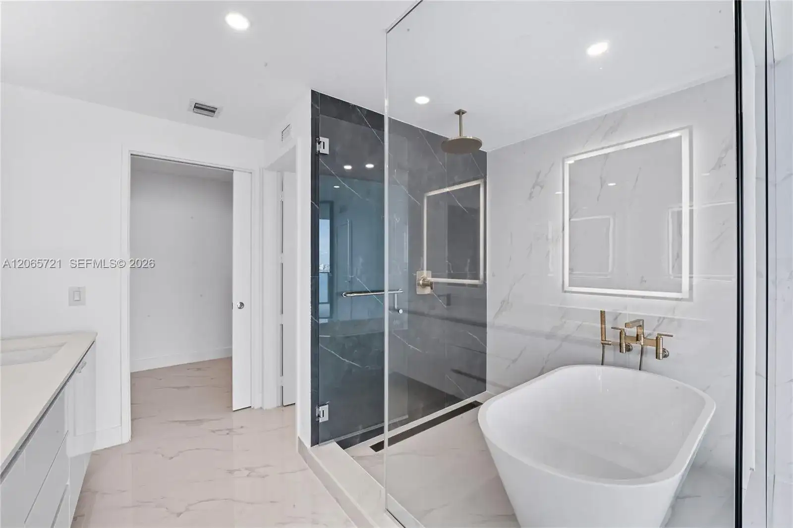 700 NE 24th St # 3502, Miami FL 33137 photo 5