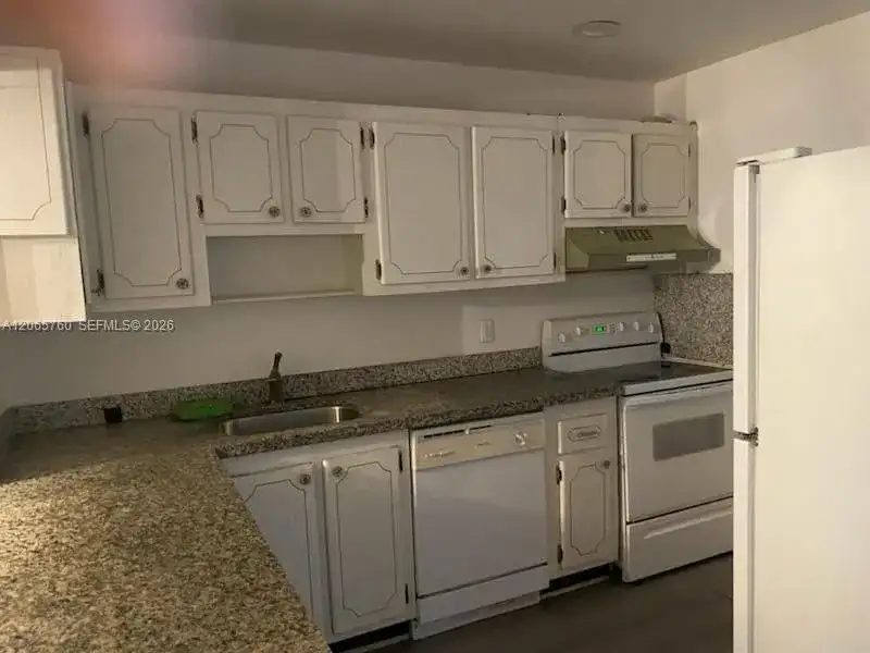 410 SE 2nd St # 408, Hallandale Beach FL 33009 photo 2