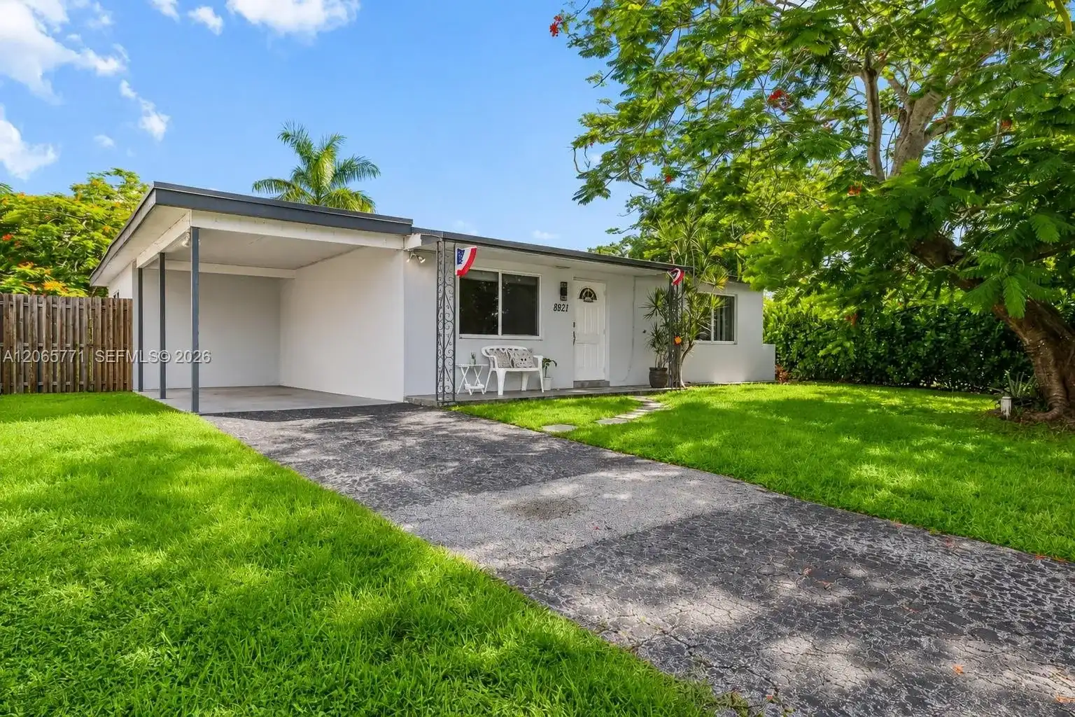 8921 NW 26th Pl, Sunrise FL 33322