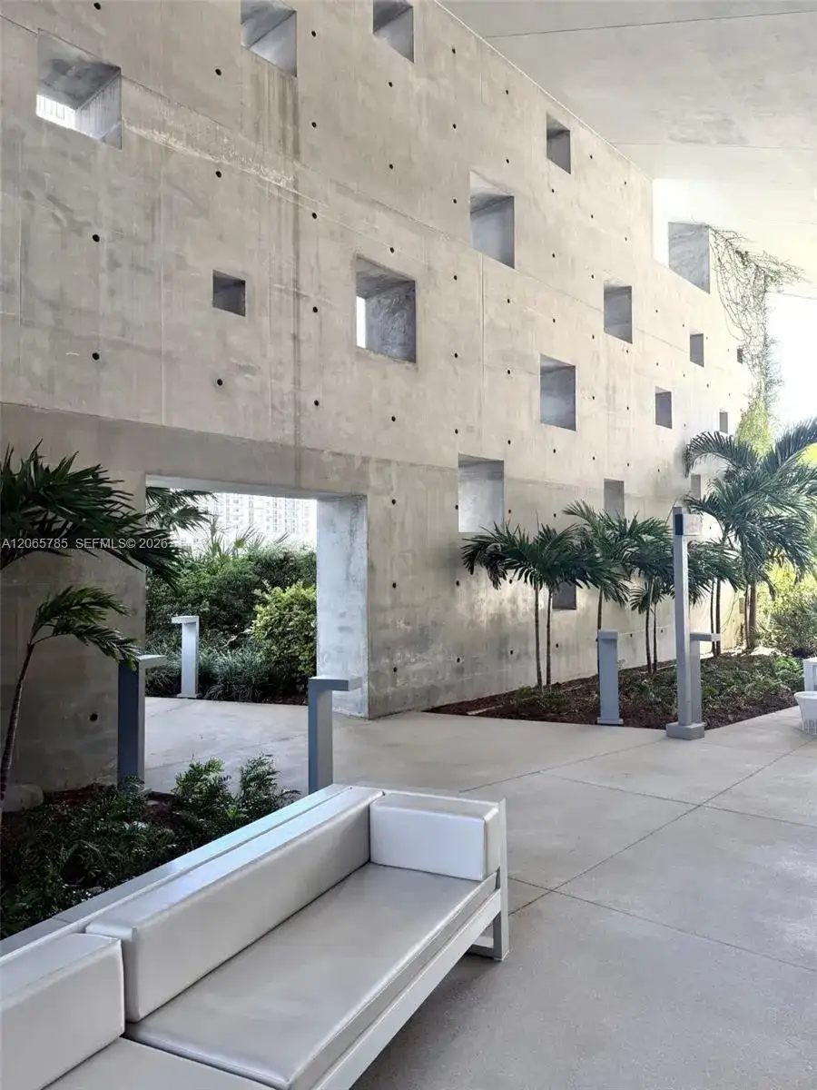 88 SW 7th St # 1908, Miami FL 33130 photo 5