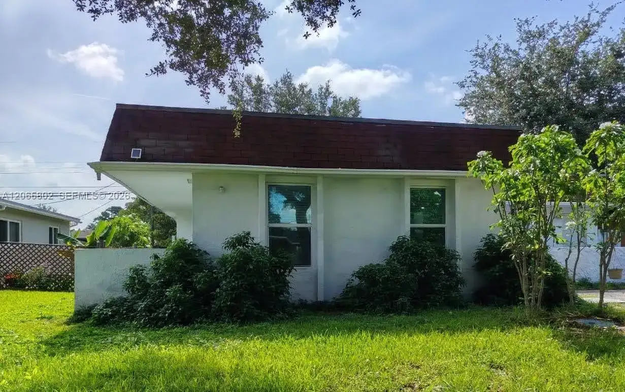 3141 N 73rd Ave, Hollywood FL 33024 photo 2