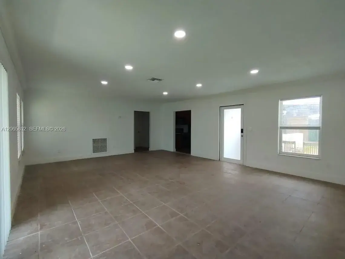 3141 N 73rd Ave, Hollywood FL 33024