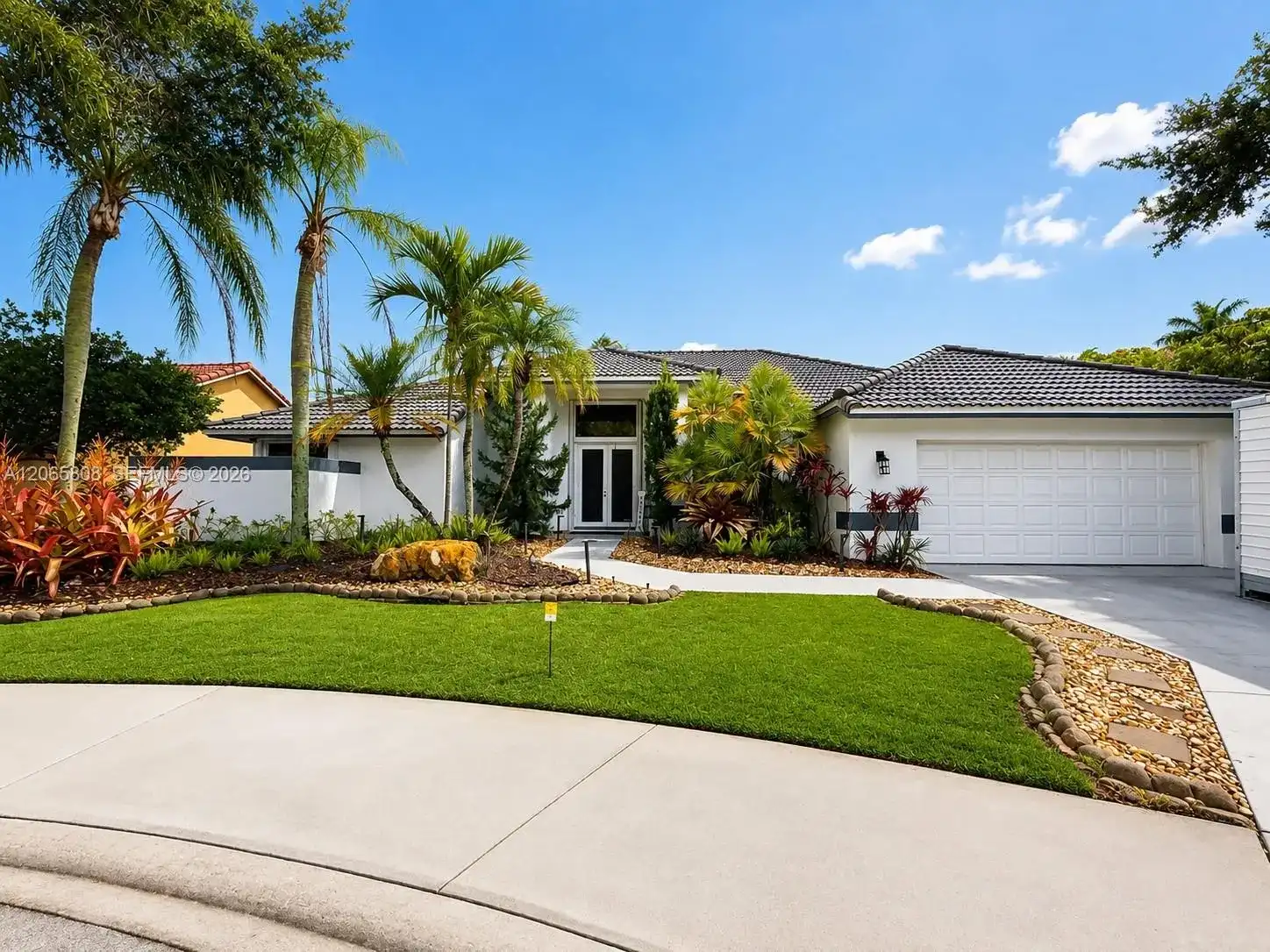 1097 Smoke Tree Ct, Weston FL 33326