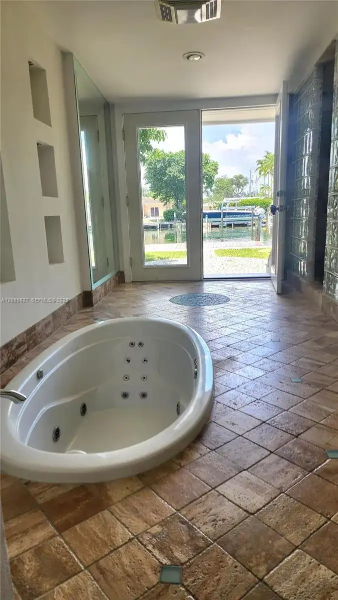 1525 Calais Dr, Miami Beach FL 33141 photo 5