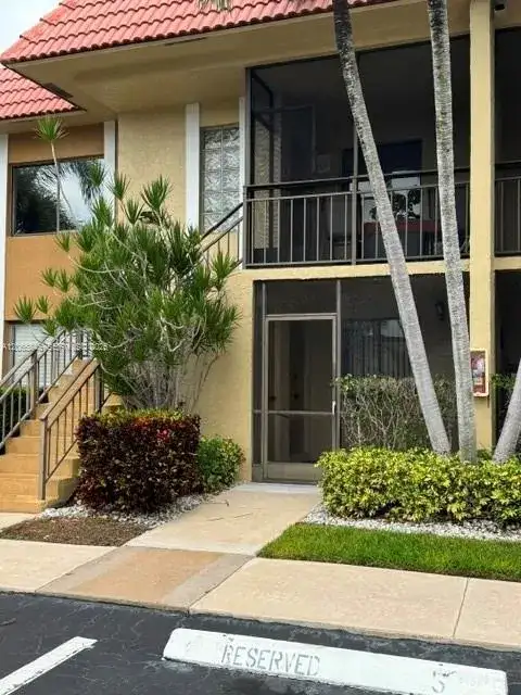 301 Lakeview Dr # 102, Weston FL 33326 photo 3