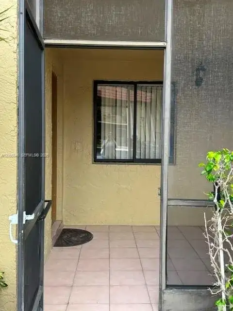 301 Lakeview Dr # 102, Weston FL 33326 photo 4