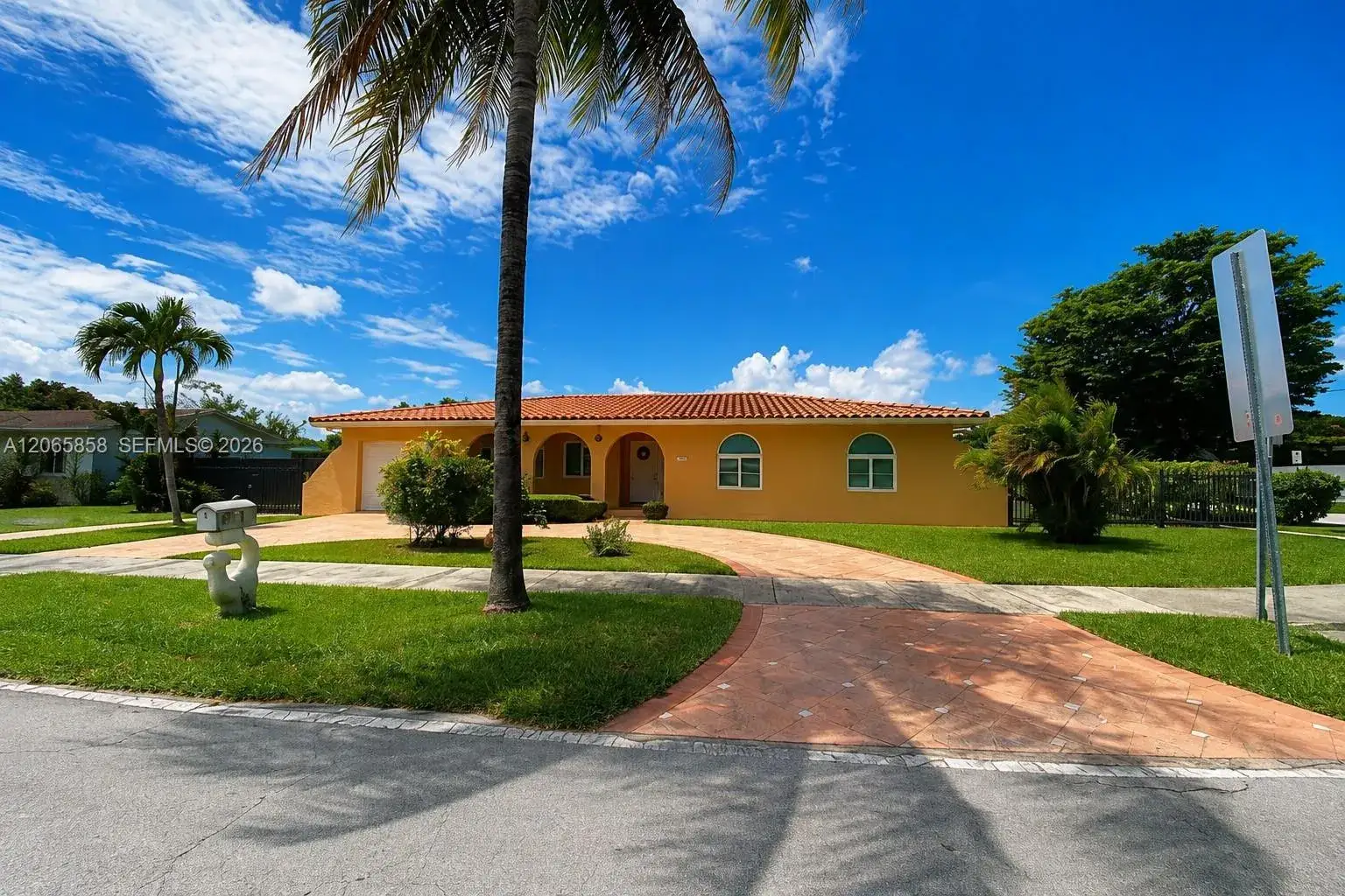 9461 SW 62nd St, Miami FL 33173