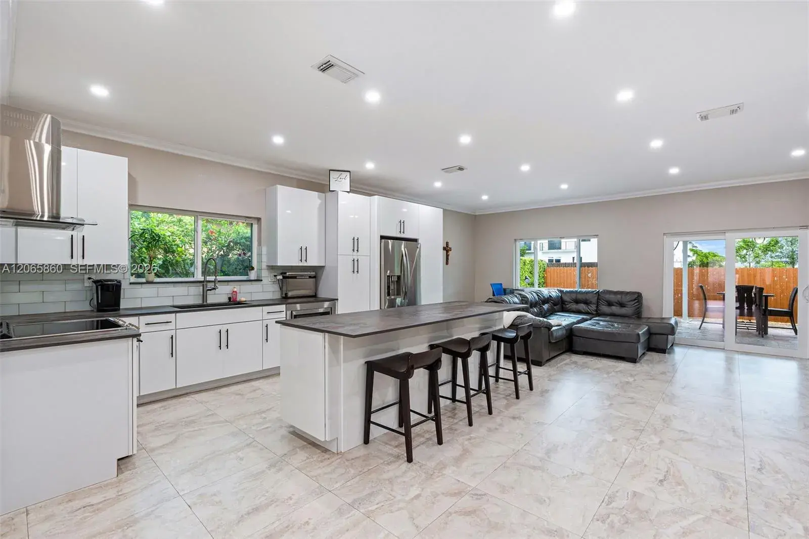 15717 SW 138th Ter, Miami FL 33196