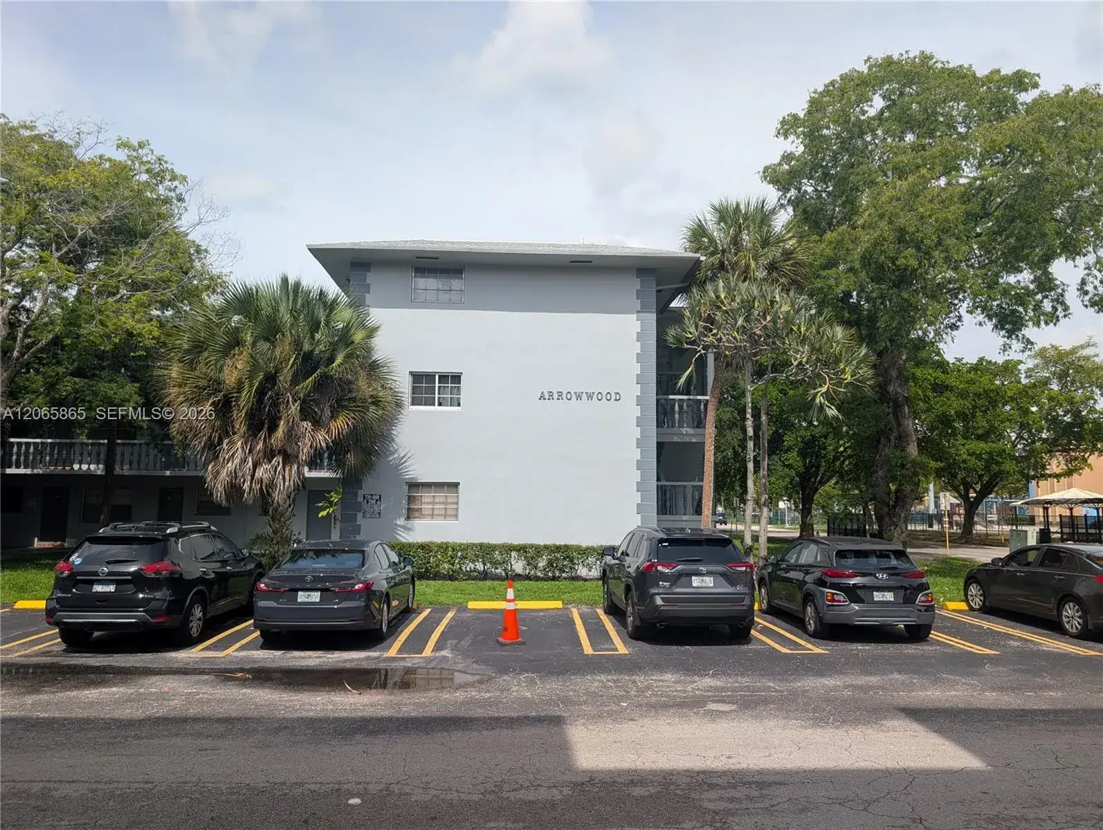 900 Tallwood Ave # 305, Hollywood FL 33021