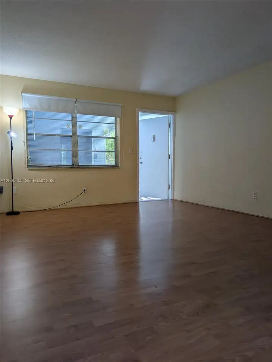 900 Tallwood Ave # 305, Hollywood FL 33021 photo 4