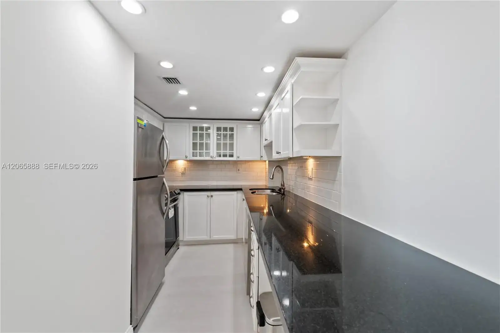 1621 Collins Ave # 908, Miami Beach FL 33139 photo 5