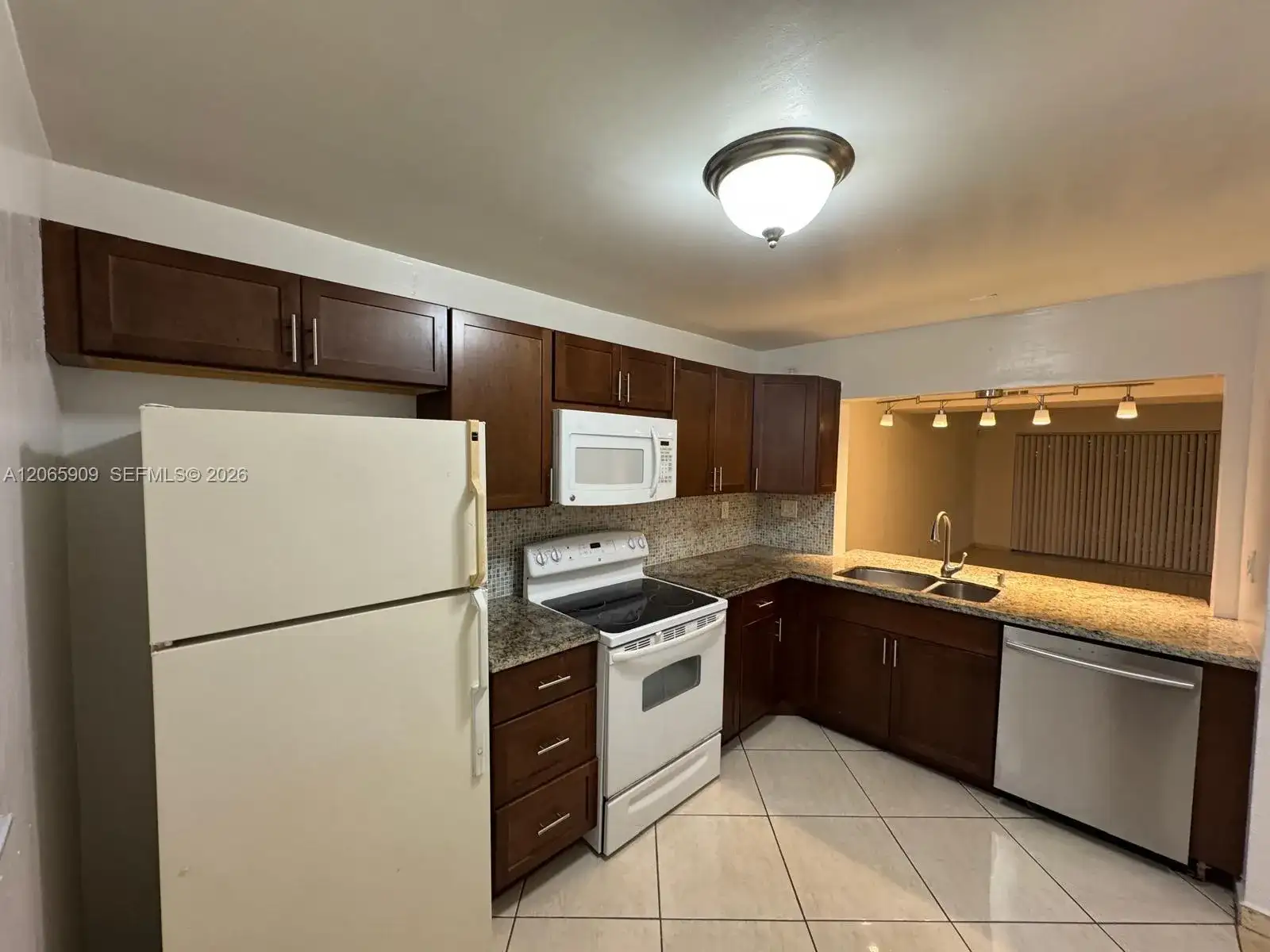 3022 Coral Springs Dr # 3, Coral Springs FL 33065 photo 2