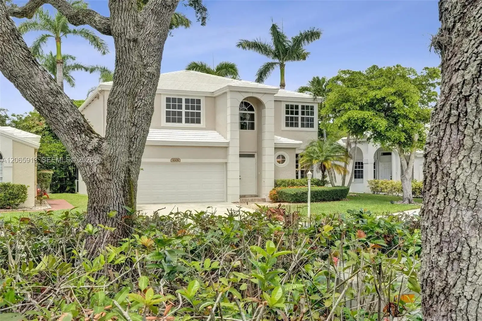 9308 NW 8th Cir, Plantation FL 33324