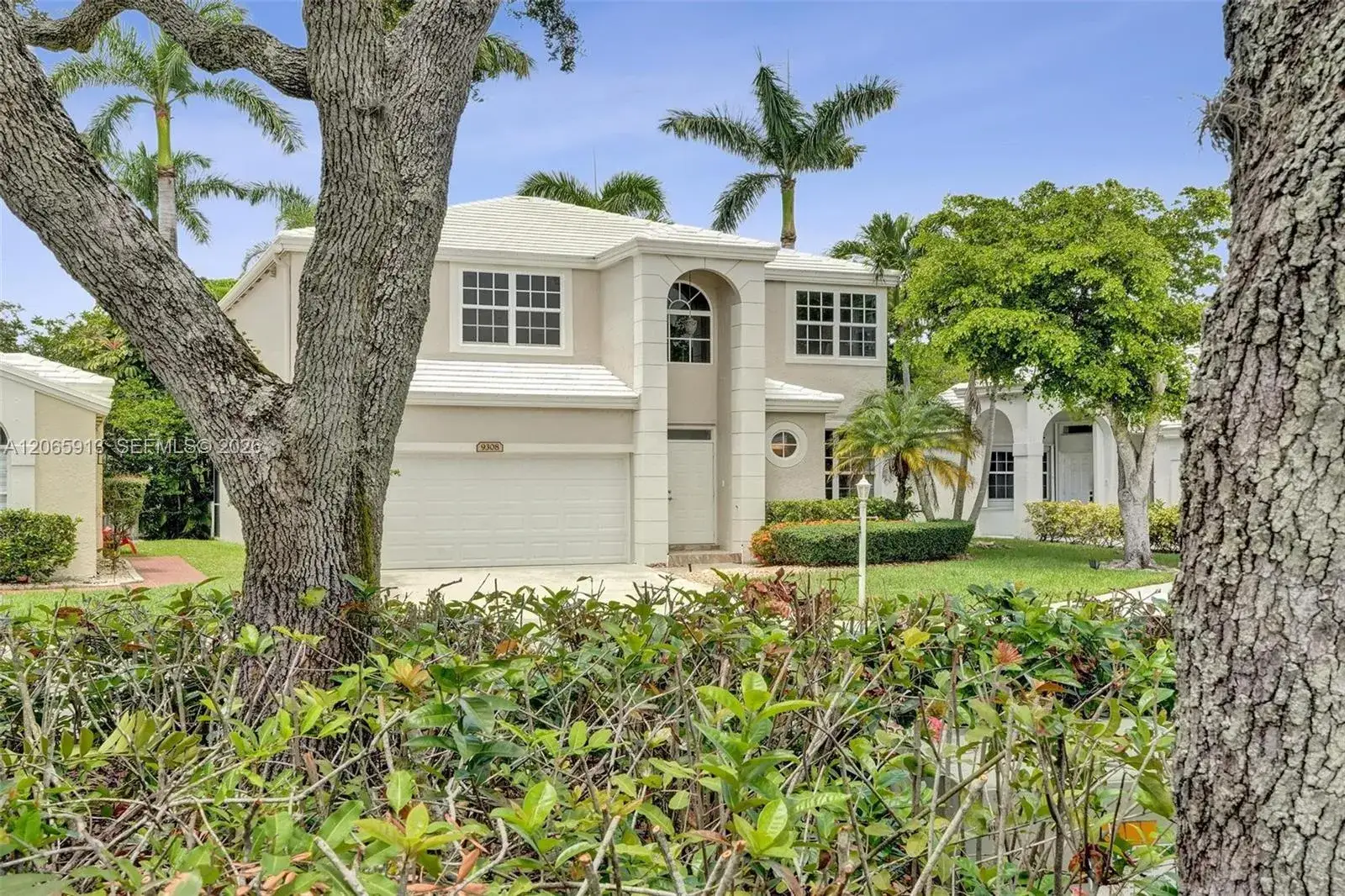 9308 NW 8th Cir, Plantation FL 33324