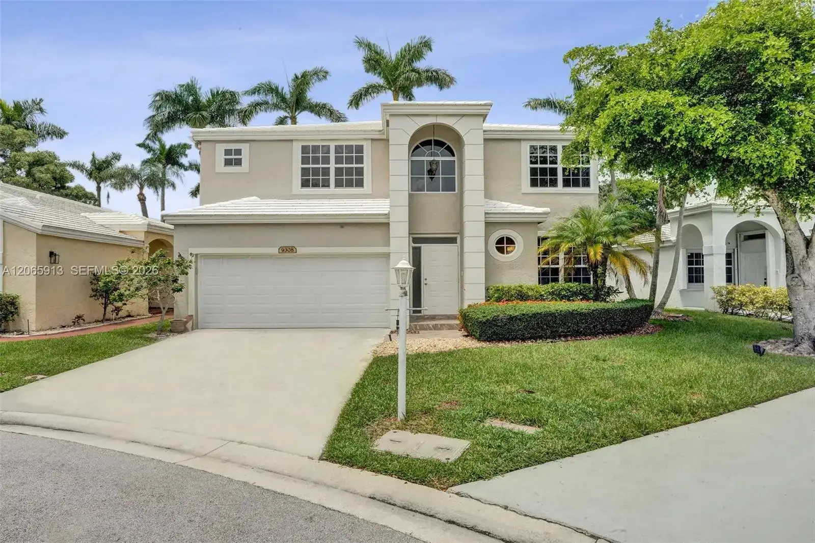 9308 NW 8th Cir, Plantation FL 33324 photo 2