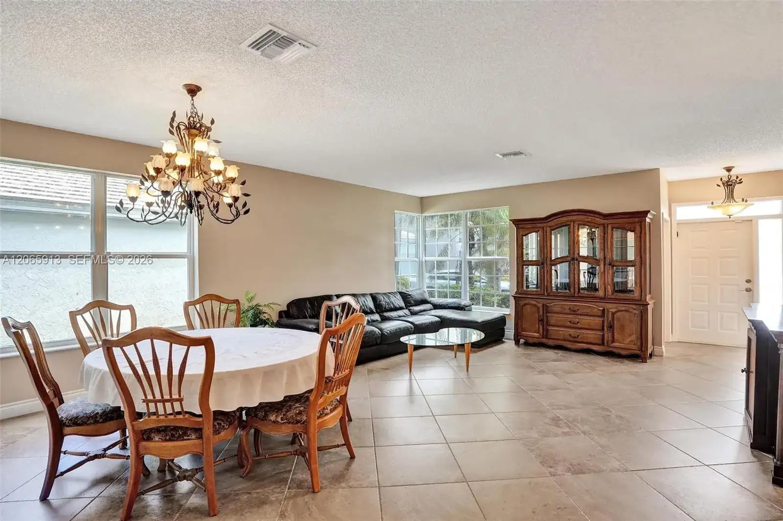9308 NW 8th Cir, Plantation FL 33324 photo 4