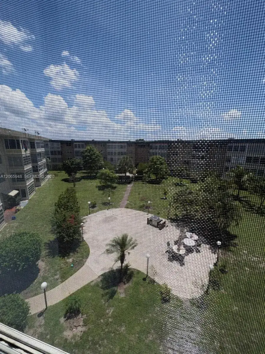 3091 NW 46th Ave # 407C, Lauderdale Lakes FL 33313