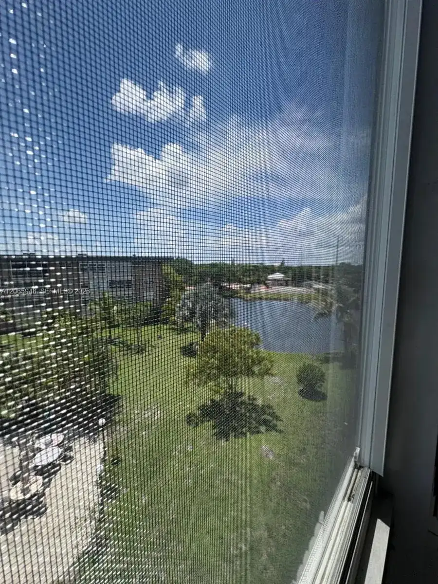 3091 NW 46th Ave # 407C, Lauderdale Lakes FL 33313 photo 2