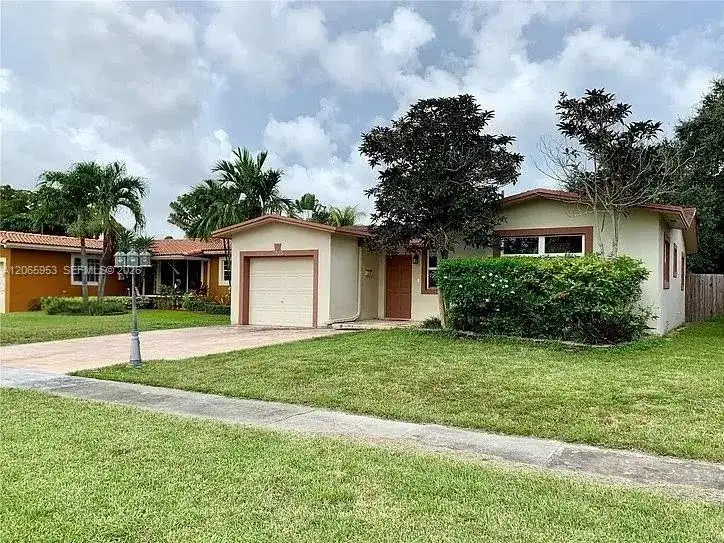 1905 N 47th Ave, Hollywood FL 33021 photo 2
