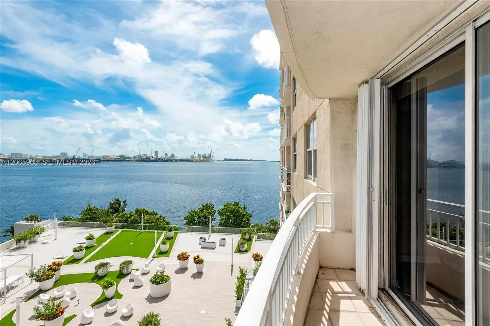 770 Claughton Island Dr # 809, Miami FL 33131 photo 2