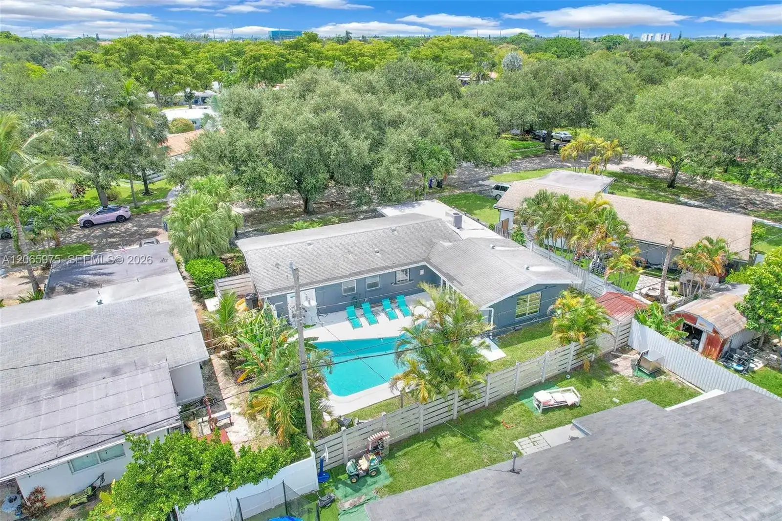 407 S 56th Ter, Hollywood FL 33023 photo 2