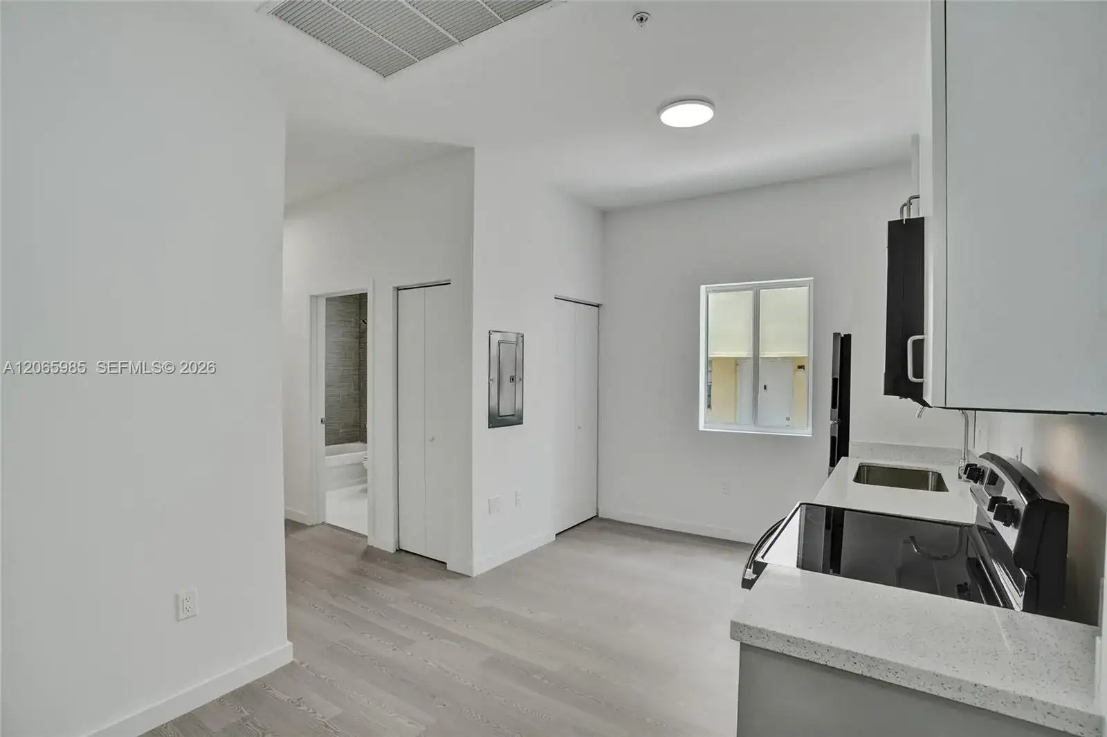 1567 NW 1st St # 14, Miami FL 33125 photo 3