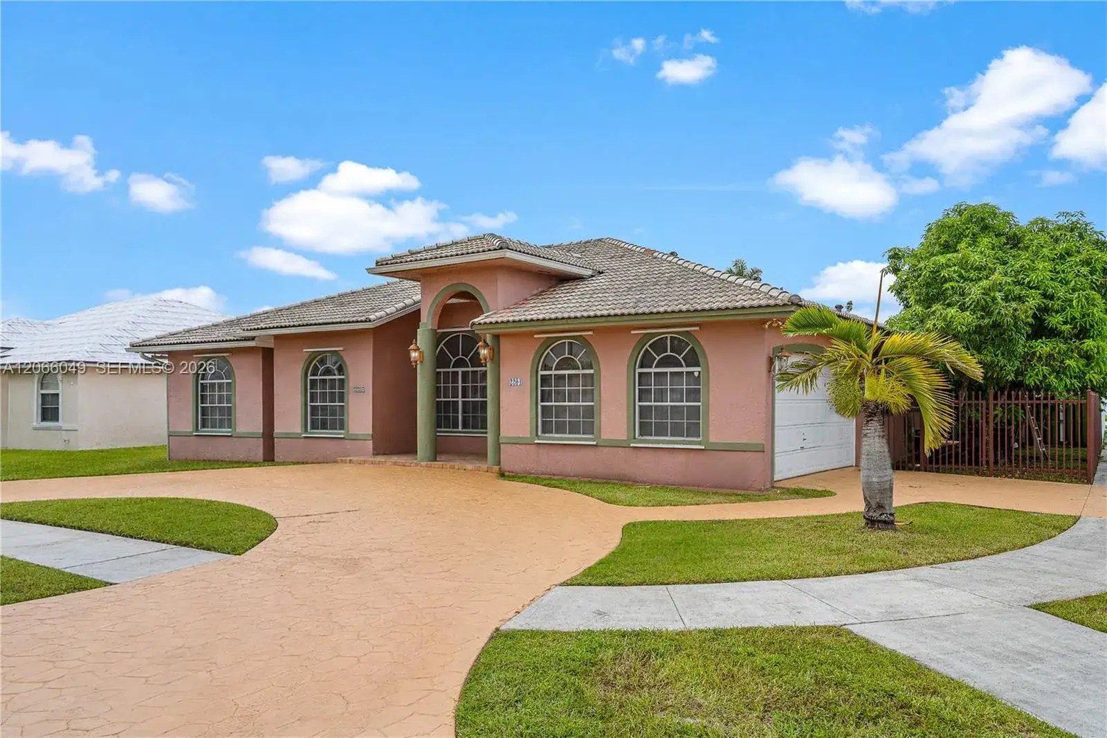 2204 SW 142nd Ct, Miami FL 33175 photo 2