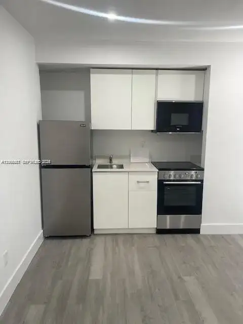 910 SW 8th Ave # D, Miami FL 33130 photo 2