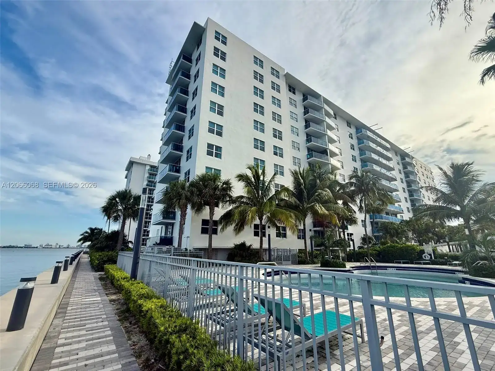 7501 E Treasure Dr # 3H, North Bay Village FL 33141