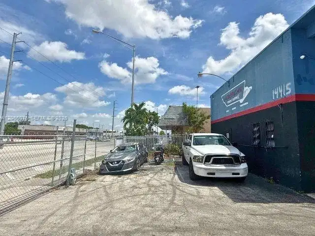 14415 NW 7th Ave, Miami FL 33168 photo 5