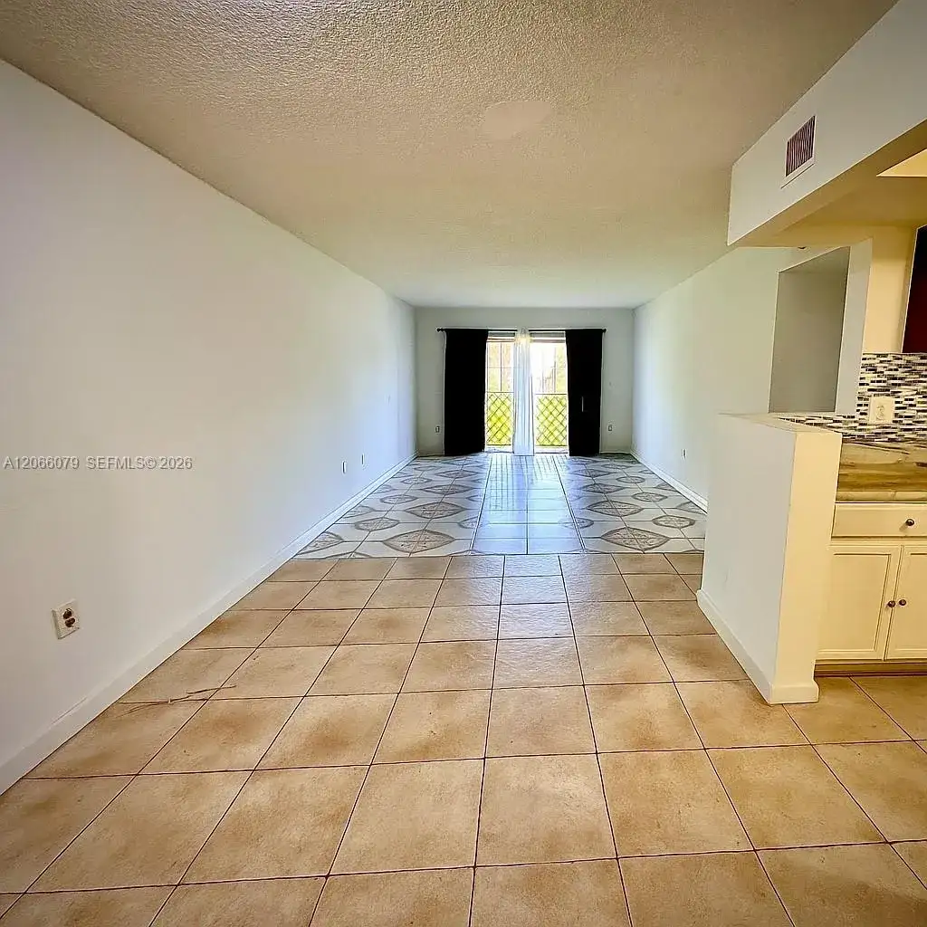 3700 NW 21st St # 109, Lauderdale Lakes FL 33311 photo 2