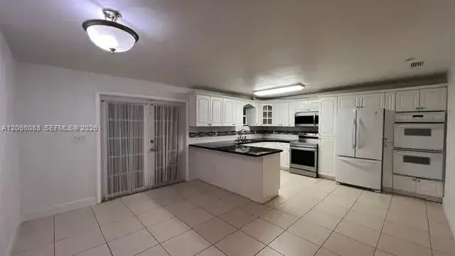 4722 NW 192nd Ter, Miami Gardens FL 33055 photo 2