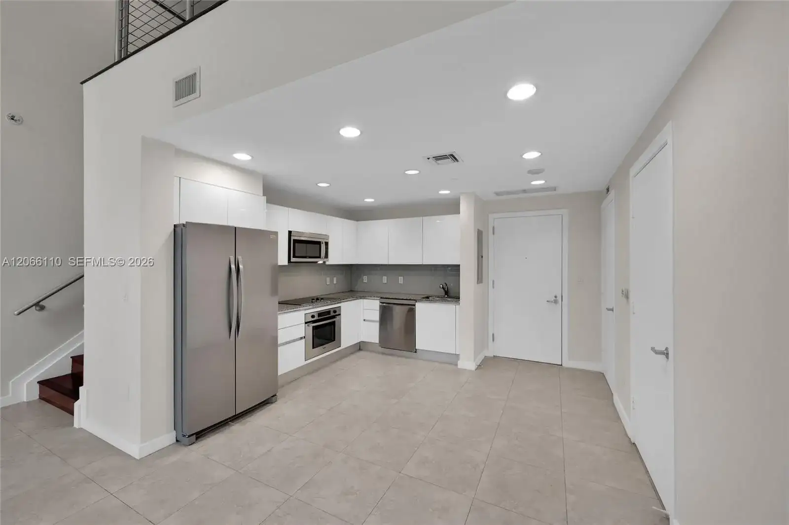 1060 Brickell Ave # 815, Miami FL 33131 photo 4