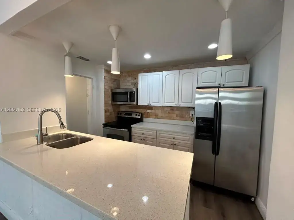 7545 E Treasure Dr # 2A, North Bay Village FL 33141