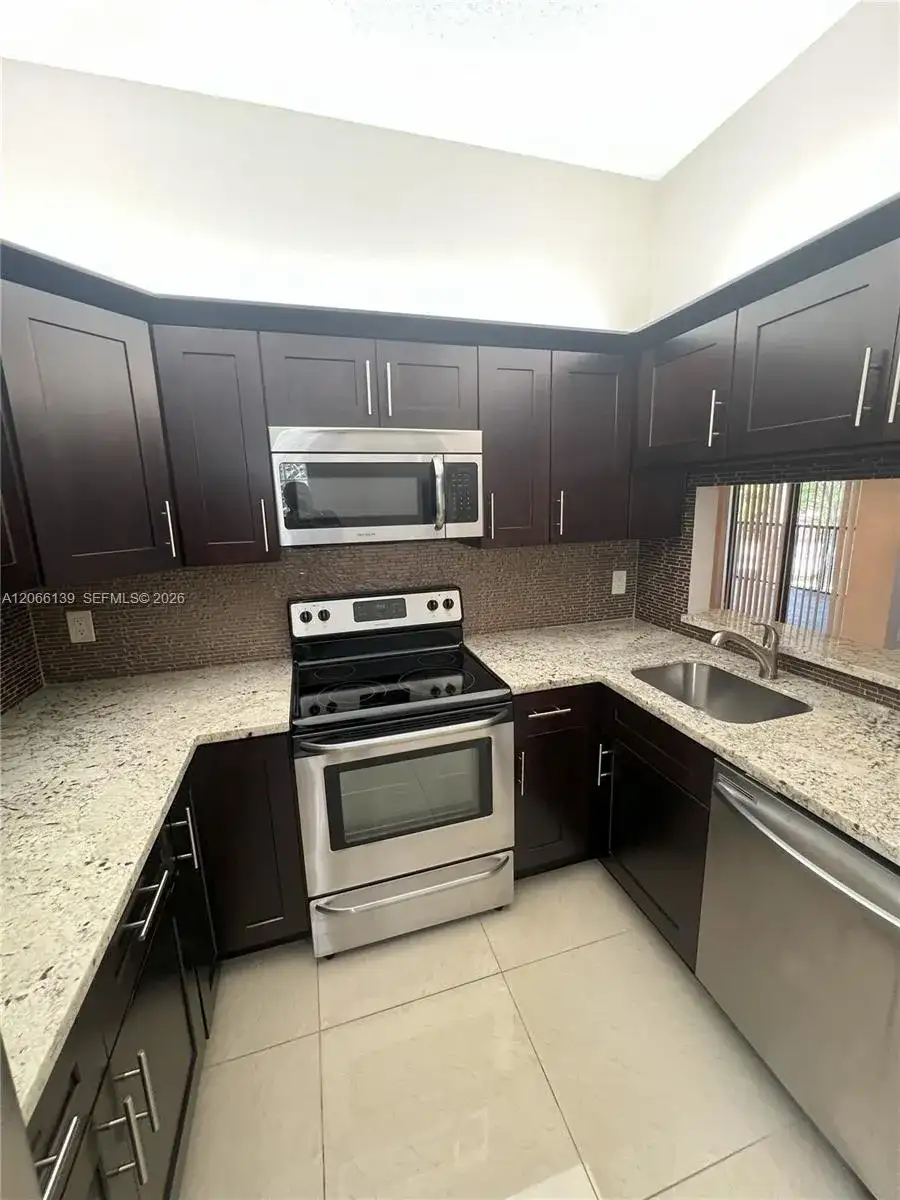 10700 NW 14th St # 142, Plantation FL 33322 photo 3