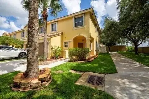 16801 SW 1st St, Pembroke Pines FL 33027 photo 2